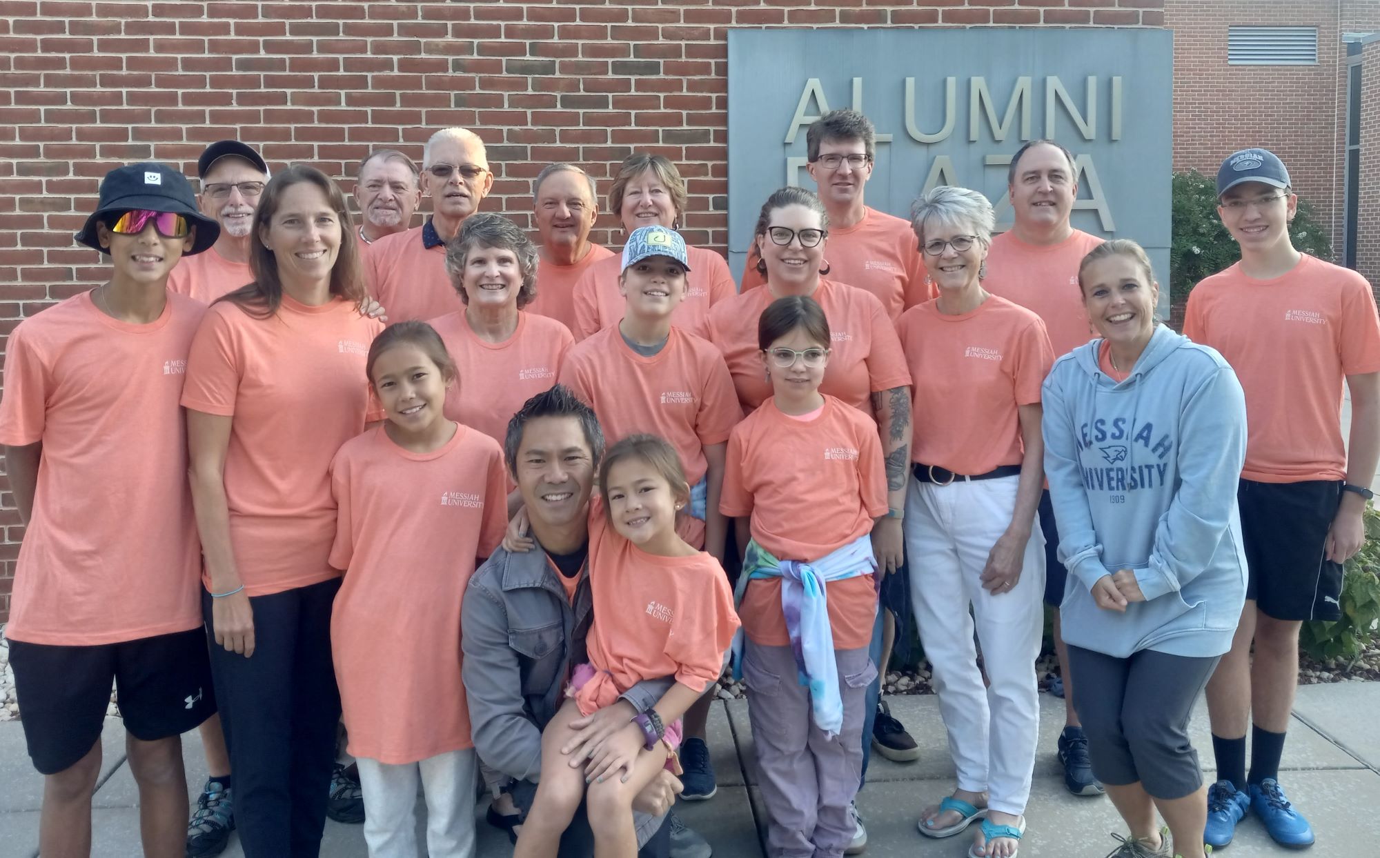 Group of Alumni volunteers for Move-In Day