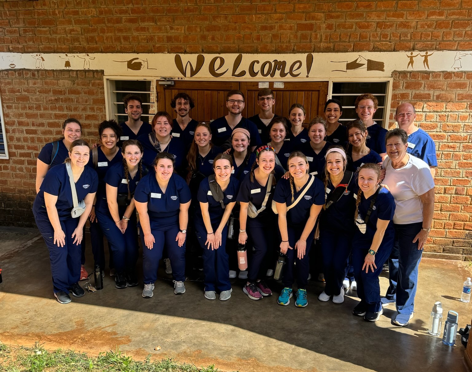 Nursing students and faculty in Zambia for the Population and Global Health course