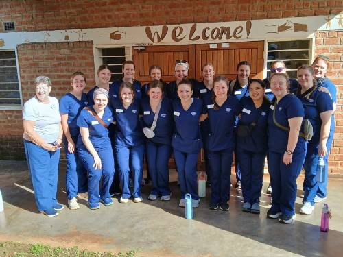 Nursing students and faculty in Zambia for the Population and Global Health course